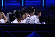 LOL官方分享T1夺冠瞬间：Keria泣不成声