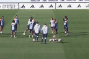 你个小样🤣皇马抢圈:1米99库尔图瓦滑铲+头球破解魔笛虚晃+挑传