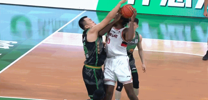 🏀CBA战报：弗格31+8 道格拉斯30分&郭艾伦缺席 辽宁97-86广州